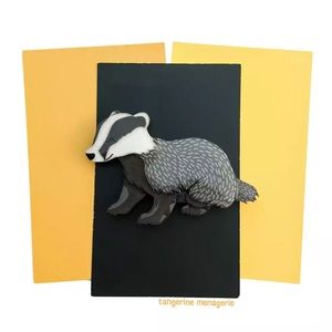 Tangerine Menagerie Hufflepuff Badger Brooch Rare Harry Potter